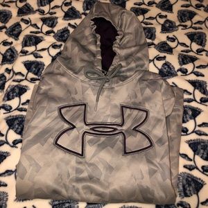 Under Armour sweatshirt